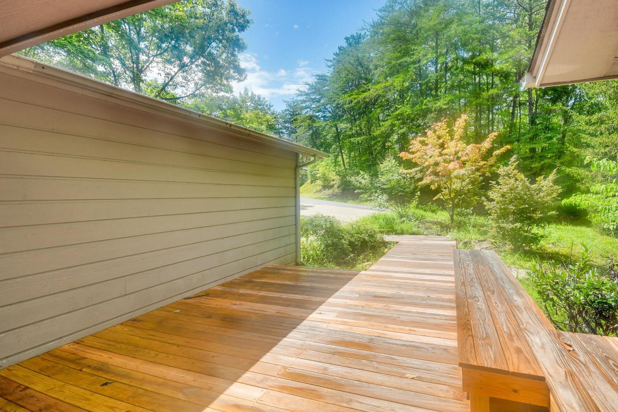 Luxe Rumbling Bald Retreat With Deck And Mountain View Villa Lake Lure Kültér fotó